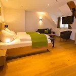 Zur Post Hotell 4*
