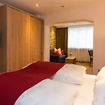 Hotell Zur Post 4*