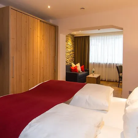 Hotell Zur Post 4*