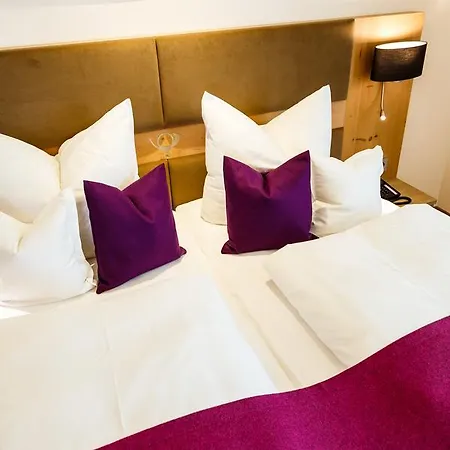 Zur Post Hotel 4*