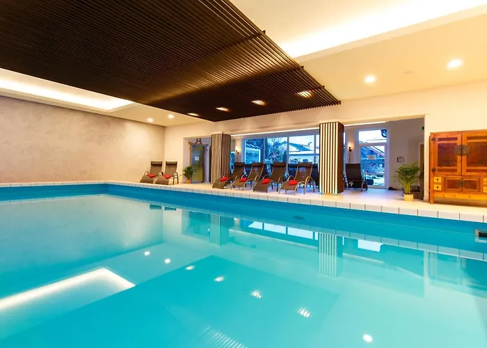 Отель Zur Post 4*